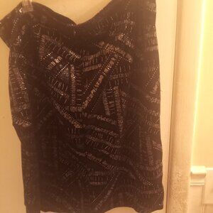 Flirt with Style: Chic High-Waisted Mini Skirt for Effortless Confidence